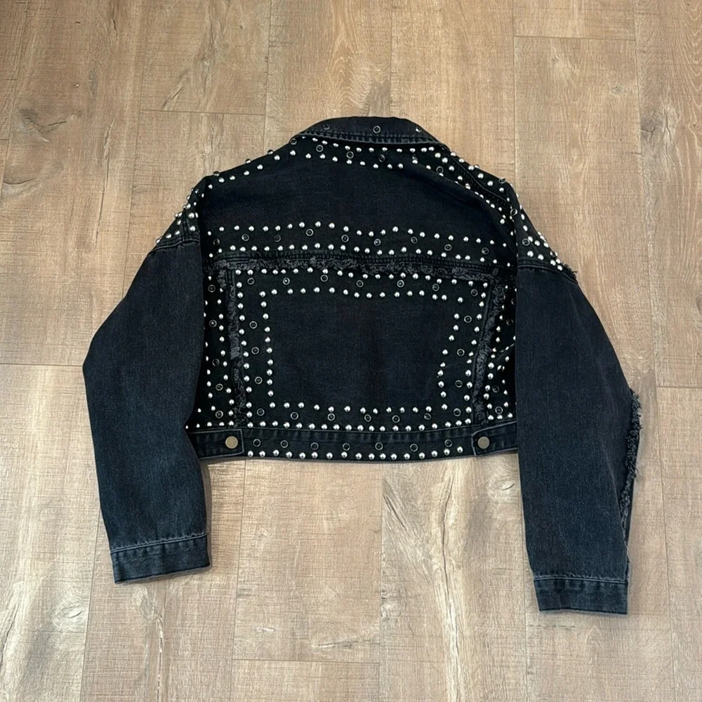NWOT Ma Cherie Heavily Studded Cropped Denim Jacket~Size Medium - Picture 3 of 6